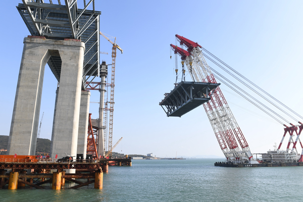 Pingtan cross-strait expressway-railway bridge under construction in E China