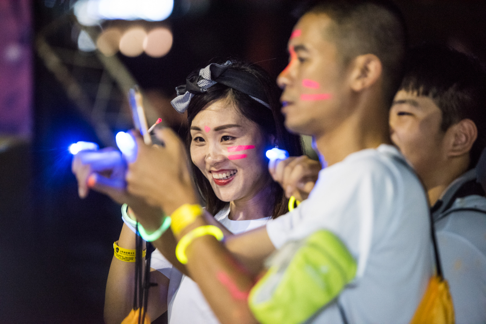 The Fluorescent Night Running in Pingtan attracts 3000 people to join in it in the first day