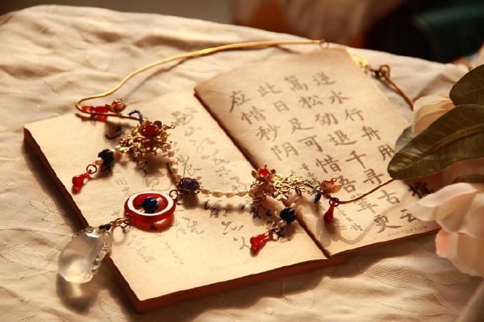 Yingluo, the Rucaka necklace in China