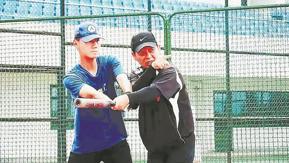 Septuagenarian coach renews his career in Pingtan