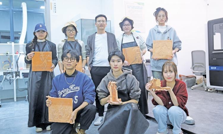 Blending history and innovation in Zheng Erhua's stone carving workshop