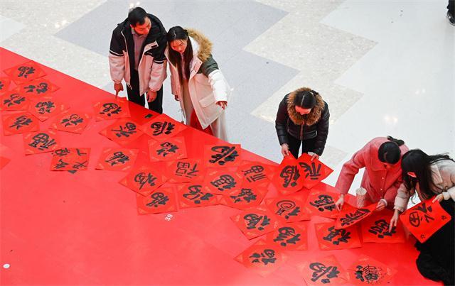 Spring Festival approaches, Pingtan bursts with festive spirit