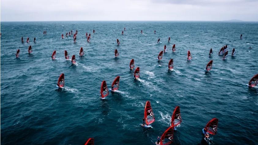 Top wingfoil and kitefoil athletes compete in national championships in Pingtan