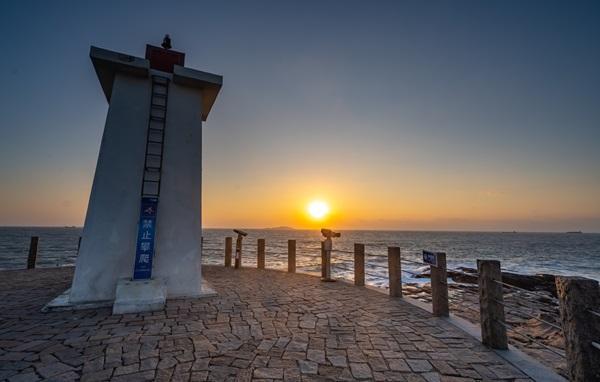 Sunrise on Houyan Islet