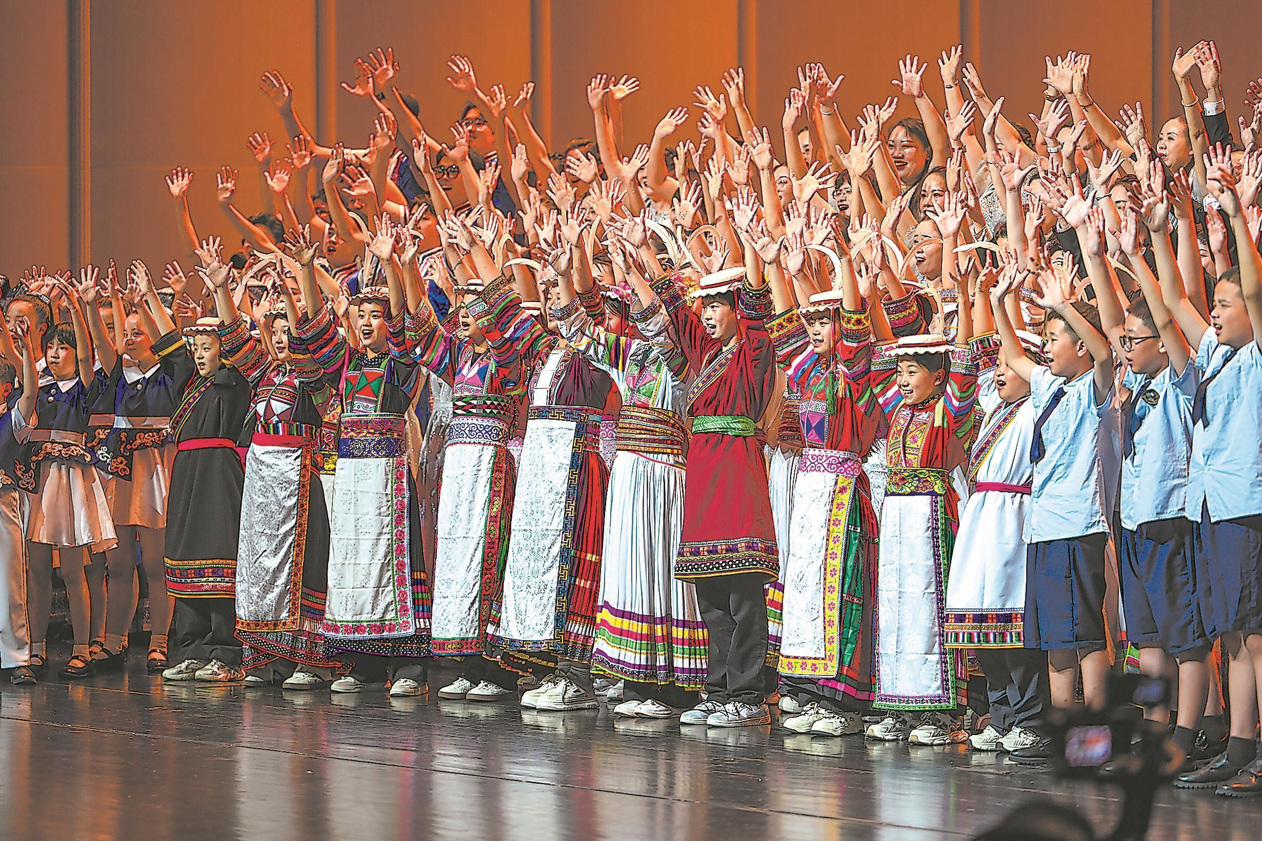 Singing tales of the mountains: A chorus travels 2,000 kilometers to Pingtan