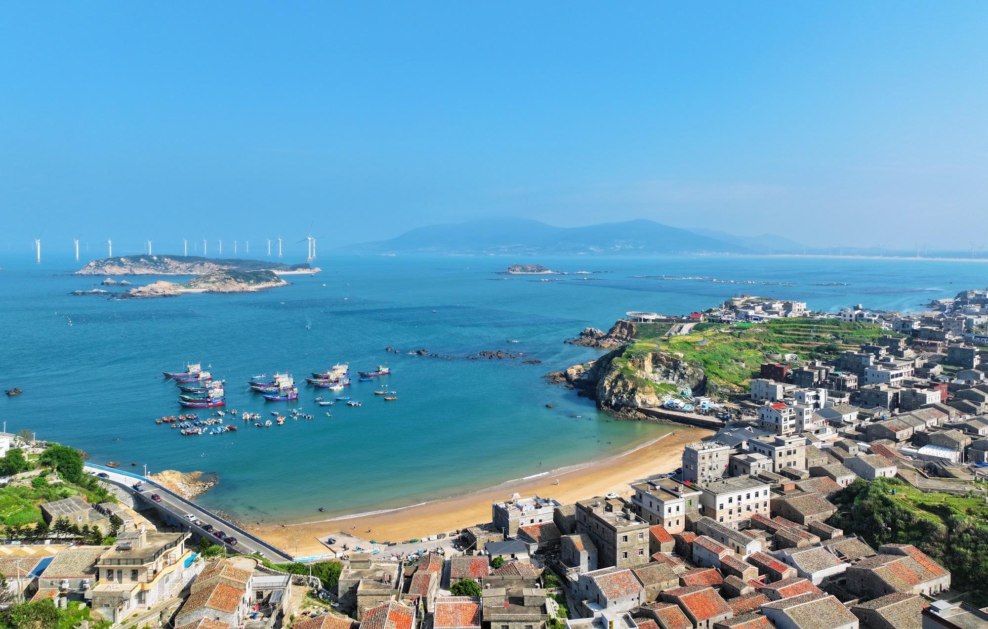 Stumbled upon the stunning Qingfeng Village in Pingtan