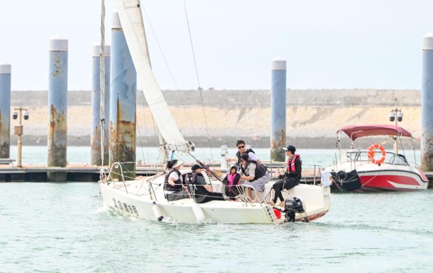 Pingtan offers perfect family getaway with campervan stays, seaside strolls and sailing adventures